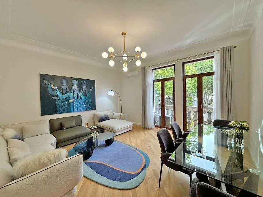 شقة One Rustaveli Suites 1Br With 3 Balconies تبليسي
