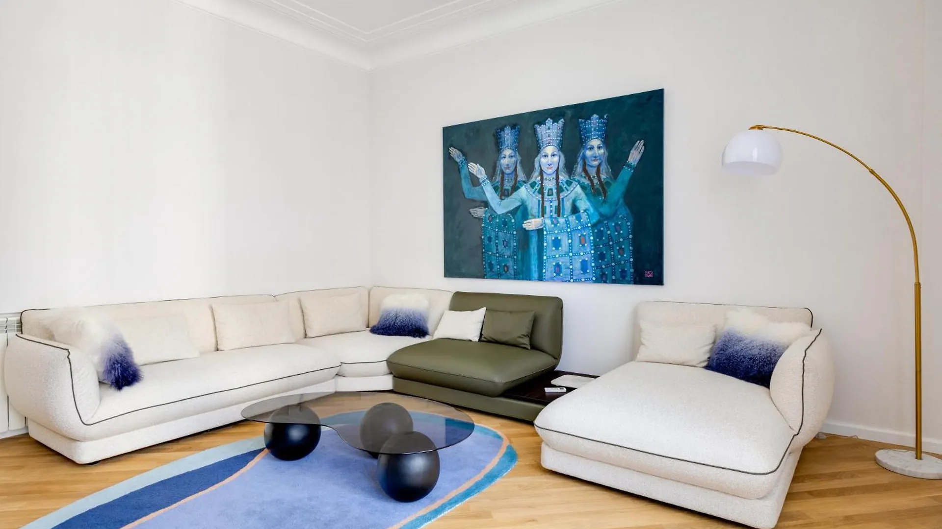 شقة One Rustaveli Suites 1Br With 3 Balconies تبليسي