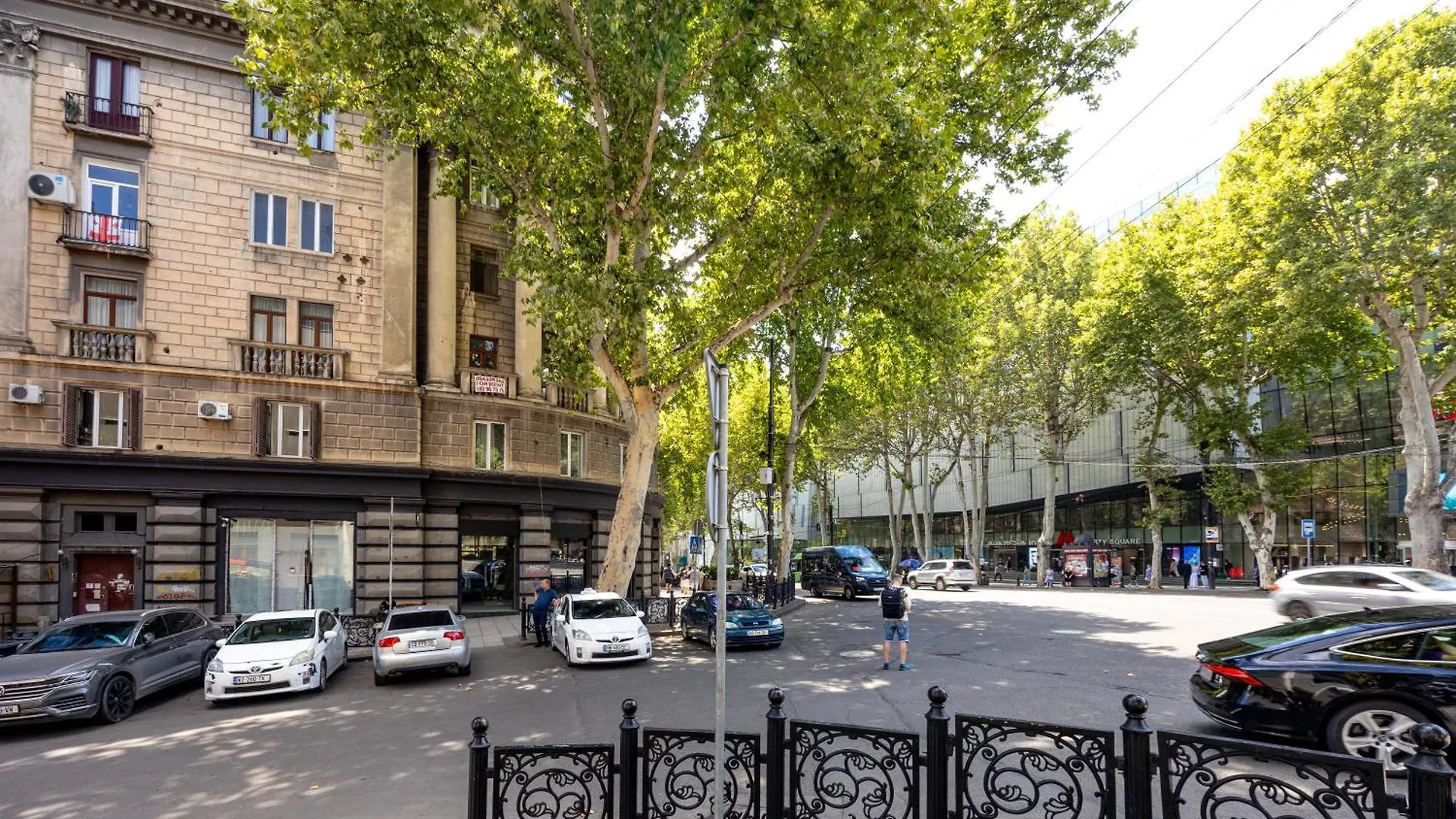 شقة One Rustaveli Suites 1Br With 3 Balconies تبليسي جورجيا