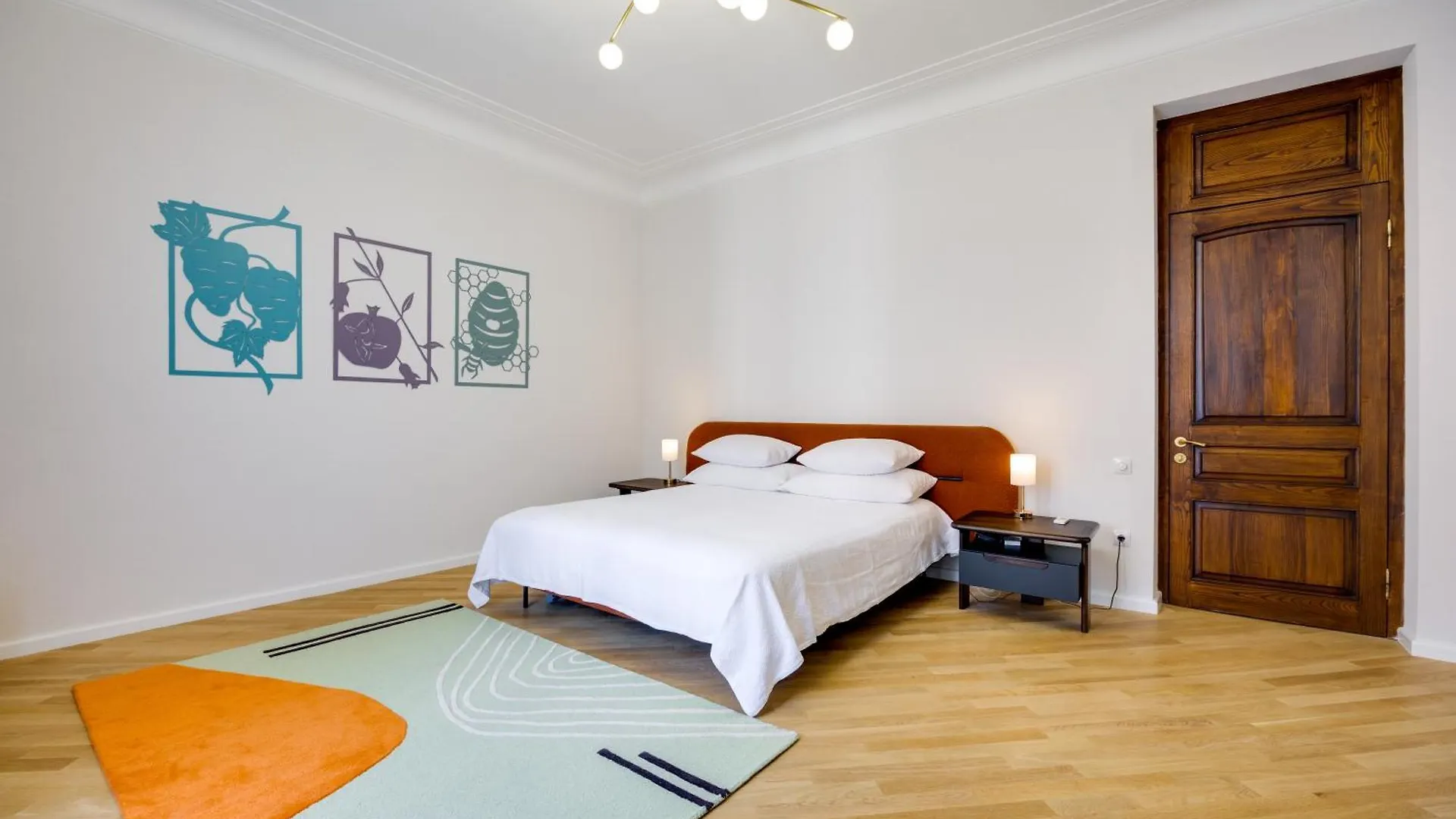 شقة One Rustaveli Suites 1Br With 3 Balconies تبليسي